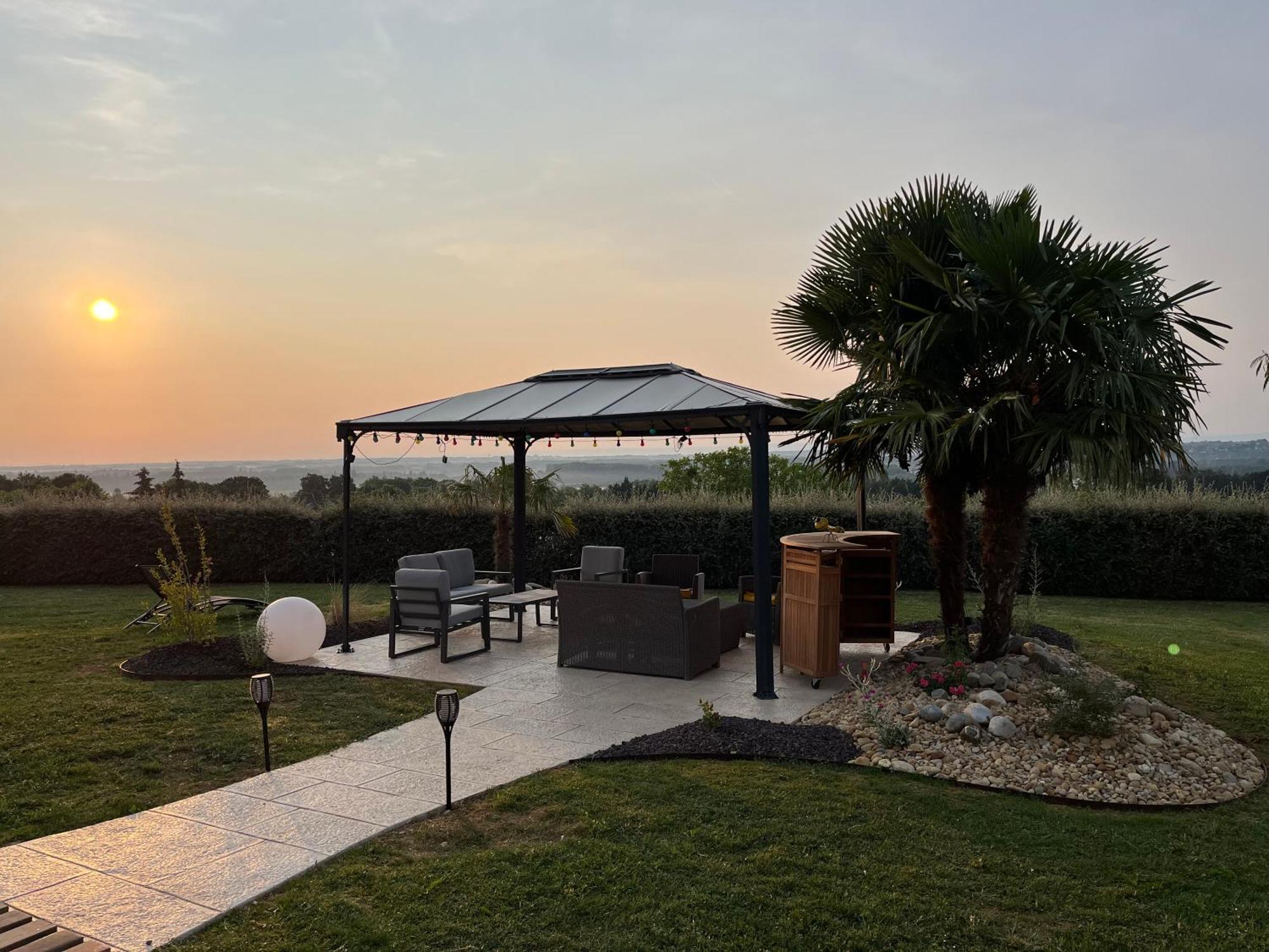 Hotel Le Kolibri Tournus Exterior foto